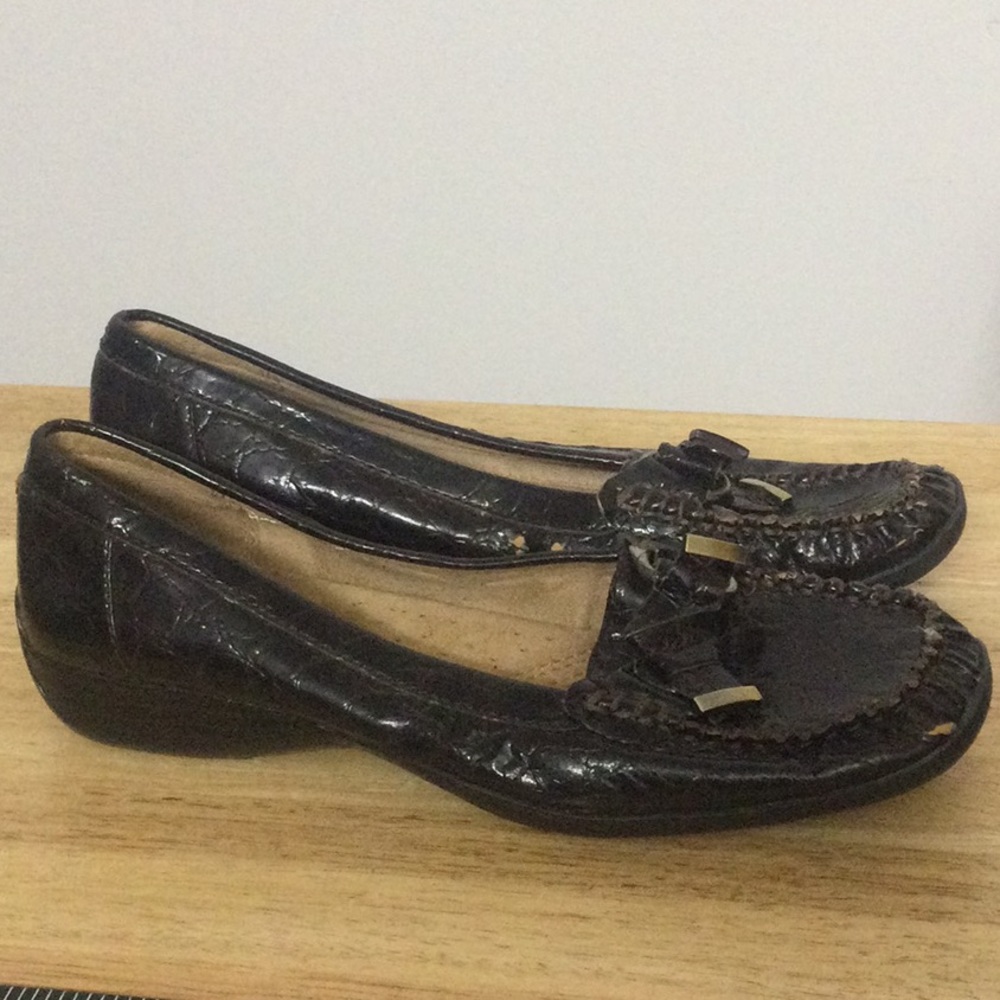 🌞 Naturalizer Brown Gator Croc embossed preppy loafers women size 8